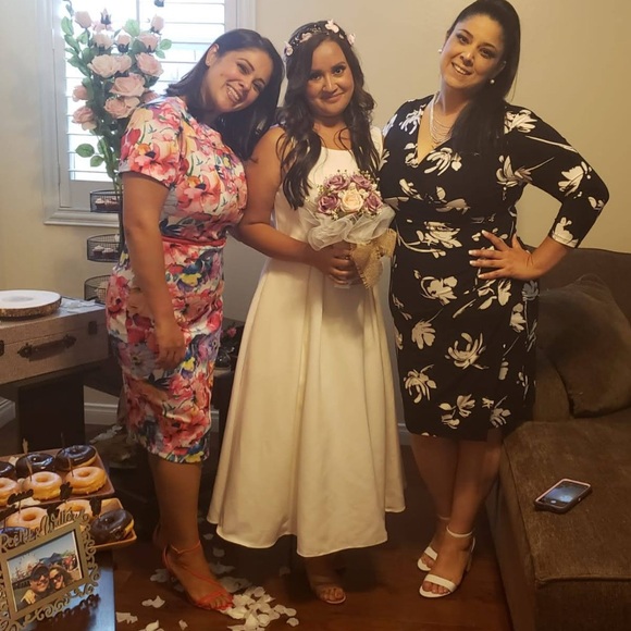 Midi dress, black with white flowers. - Picture 3 of 3